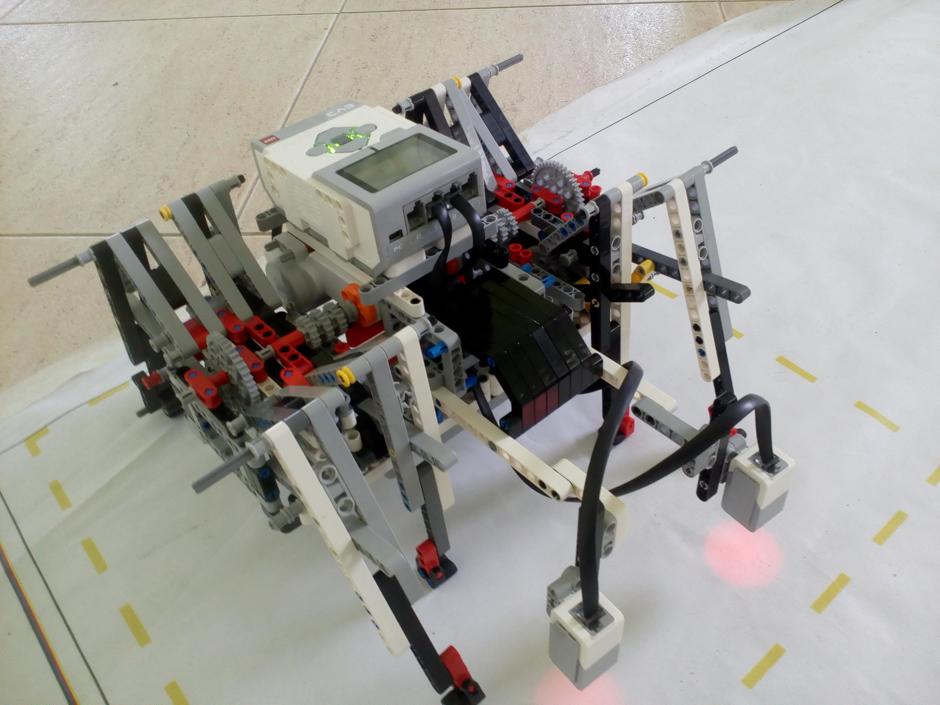 Шагающий ev3. Шагающий робот ev3. Шагающий робот по линии ev3. Шагающие роботы ev3. Марафон шагающих роботов ev3.